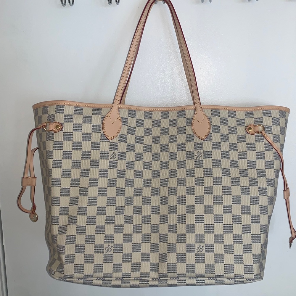 AUTHENTIC LOUIS VUITTON TOTE BAG
